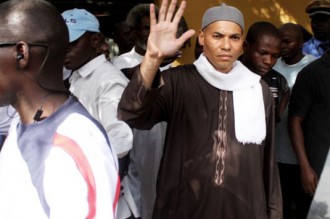 Sénégal : Son fils en garde-à -vue, sa maison sous haute surveillance, Abdoulaye Wade attendu à  Dakar